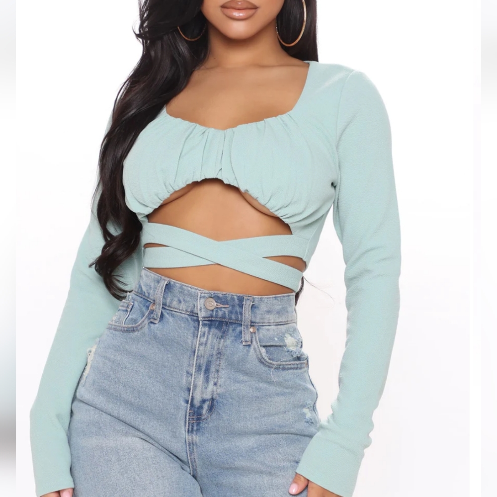 NWOT long sleeve cutout top
